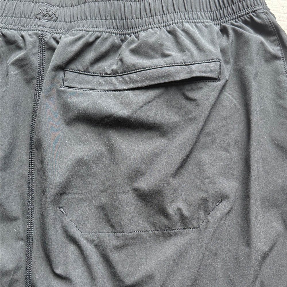 Rhone mako 9” black athletic shorts size L, NWOT - Picture 6 of 6